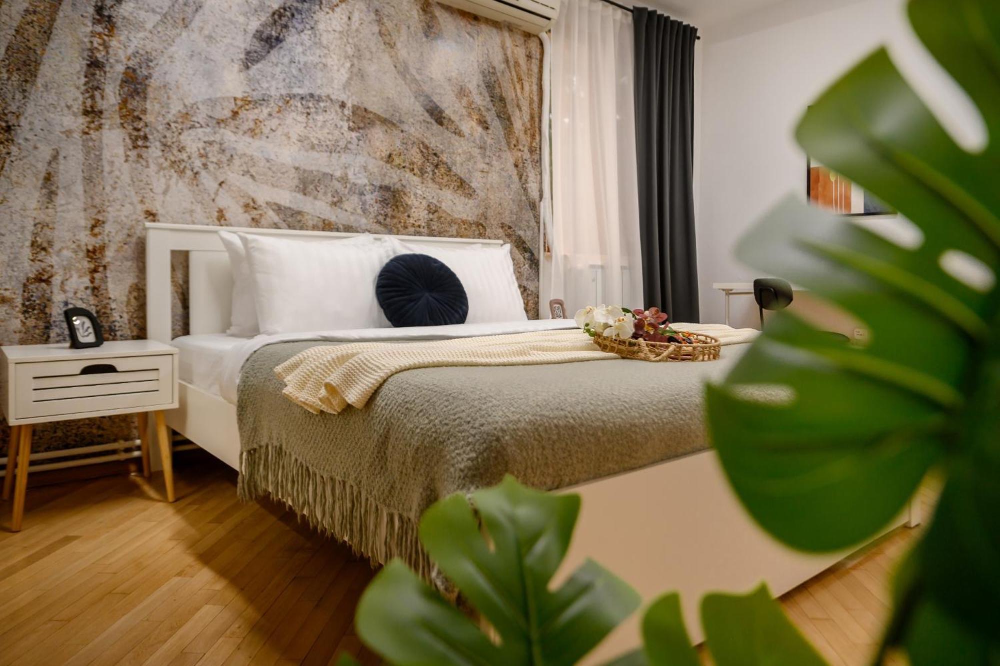 Apartament Cultural Gems- Modern 1br Near Museums Bucureşti