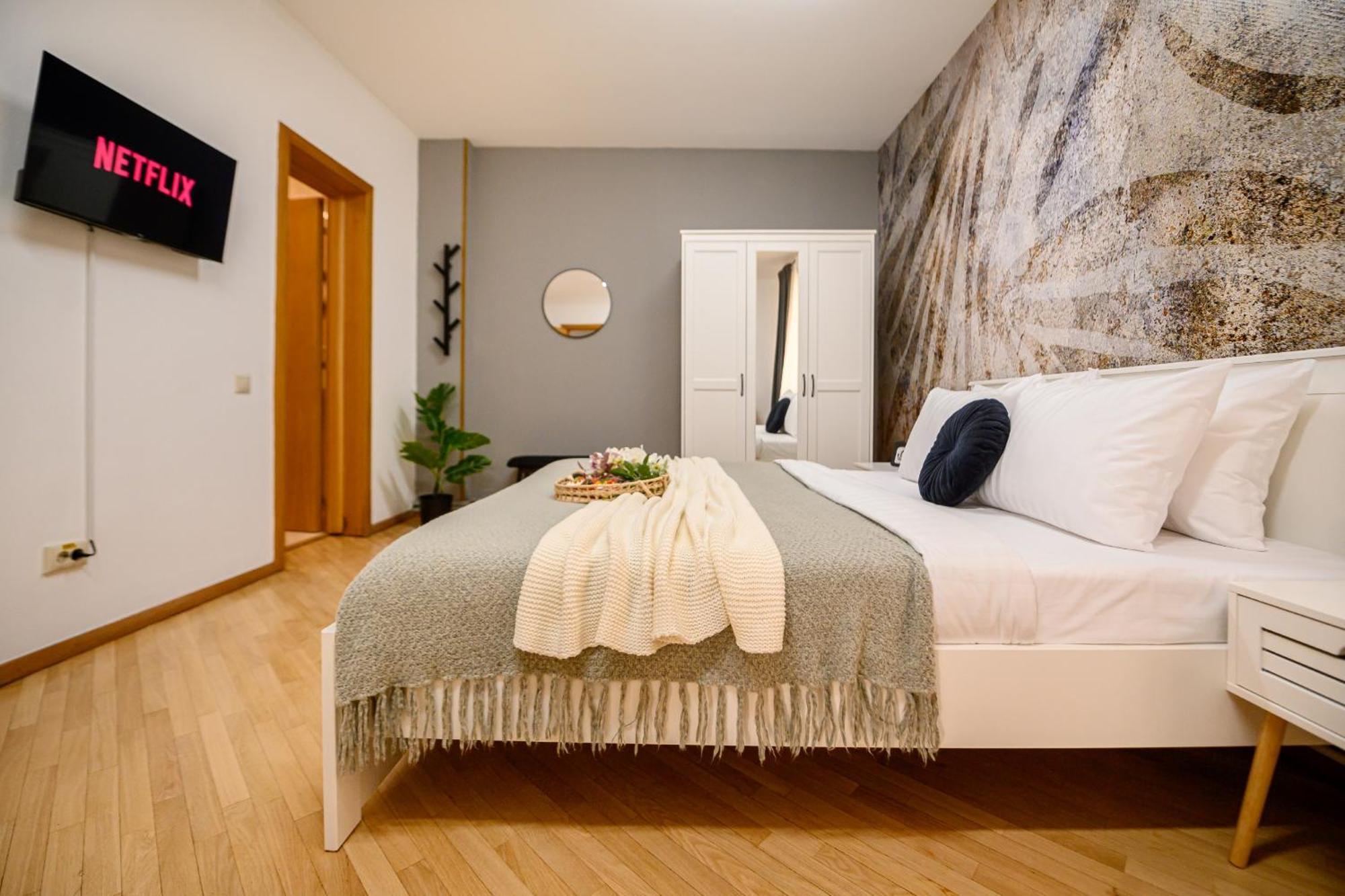 Cultural Gems- Modern 1br Near Museums Apartament