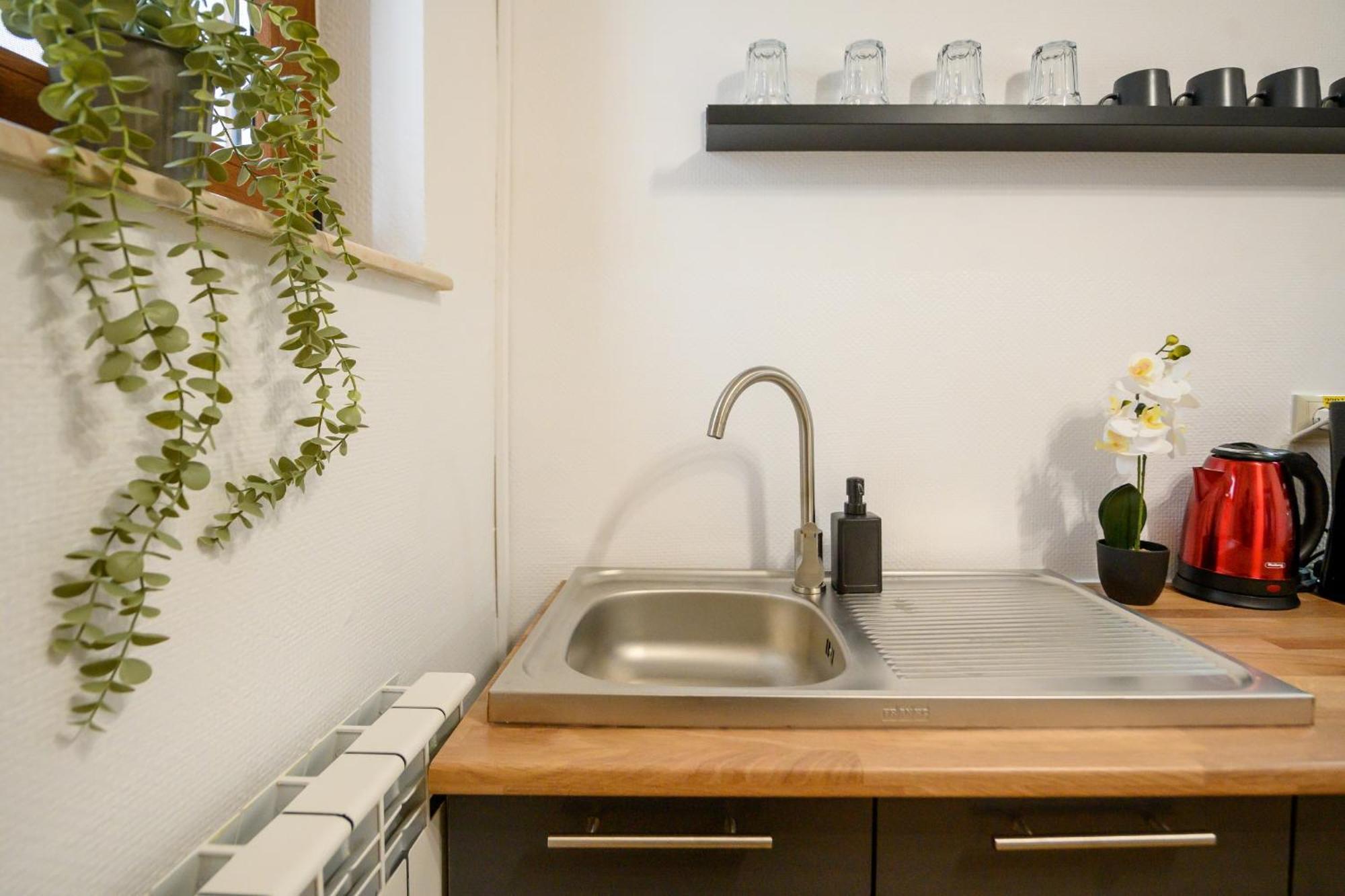 Cultural Gems- Modern 1br Near Museums Apartament